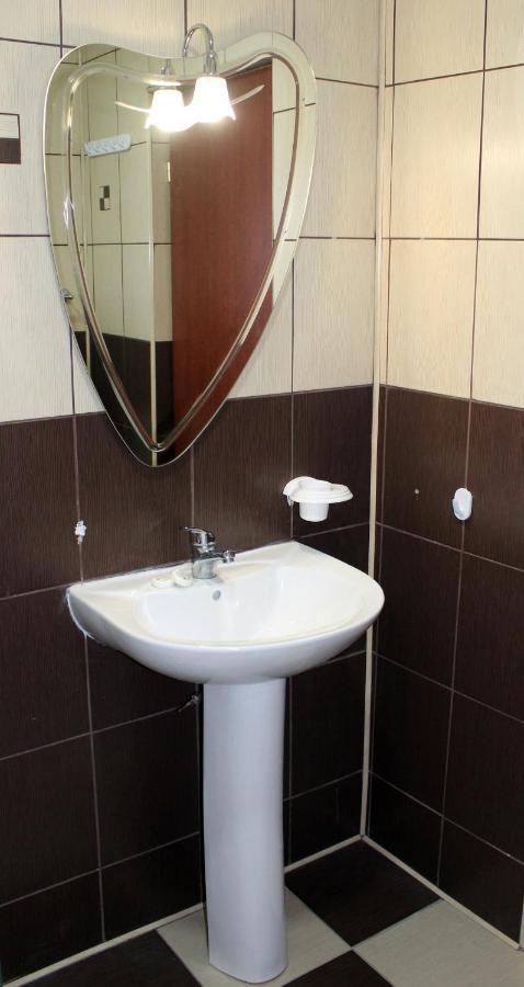 Anuta Hotel Breaza  Luaran gambar