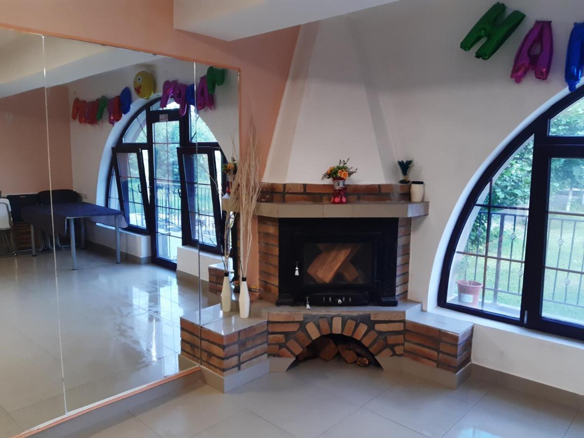 Anuta Hotel Breaza  Luaran gambar