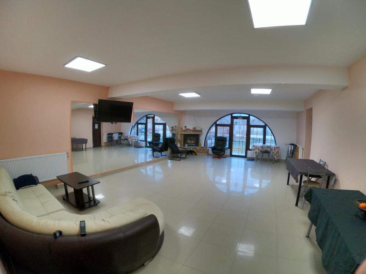 Anuta Hotel Breaza  Luaran gambar